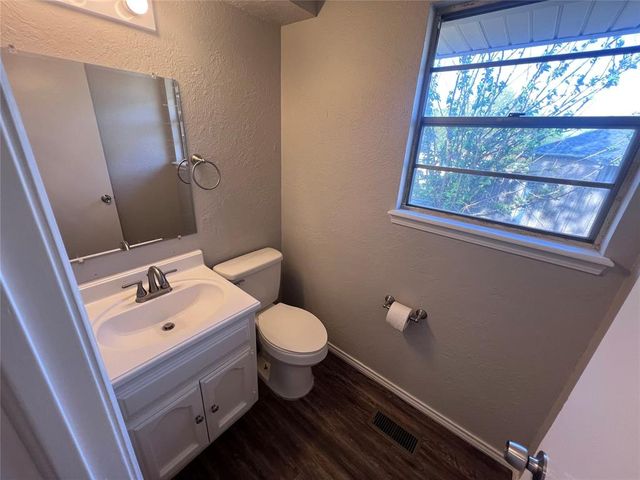 709 Glenmanor Drive, Midwest City, OK 73110