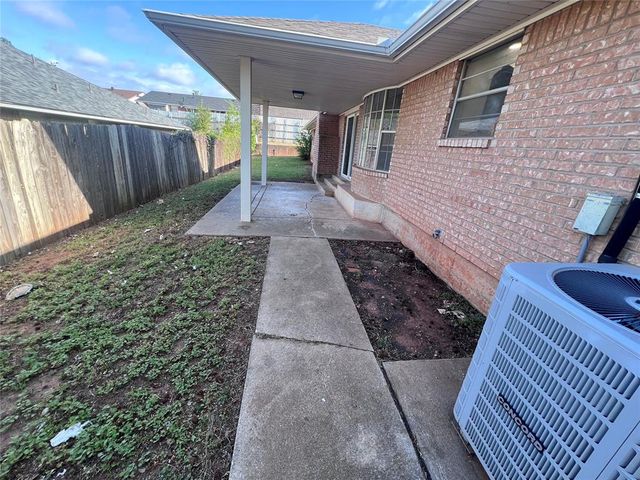 709 Glenmanor Drive, Midwest City, OK 73110