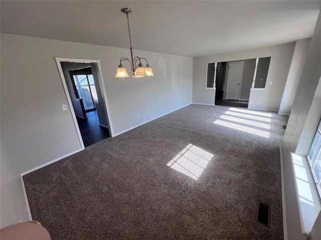 709 Glenmanor Drive, Midwest City, OK 73110