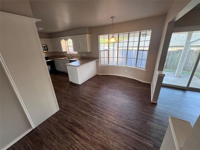 709 Glenmanor Drive, Midwest City, OK 73110