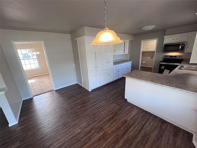 709 Glenmanor Drive, Midwest City, OK 73110