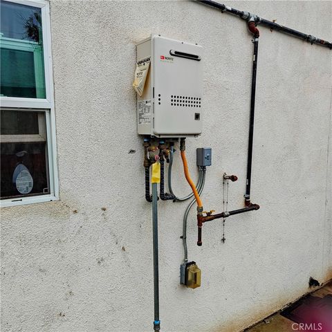 2425 S 10th Street, Fresno, CA 93725