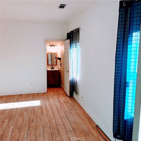 2425 S 10th Street, Fresno, CA 93725