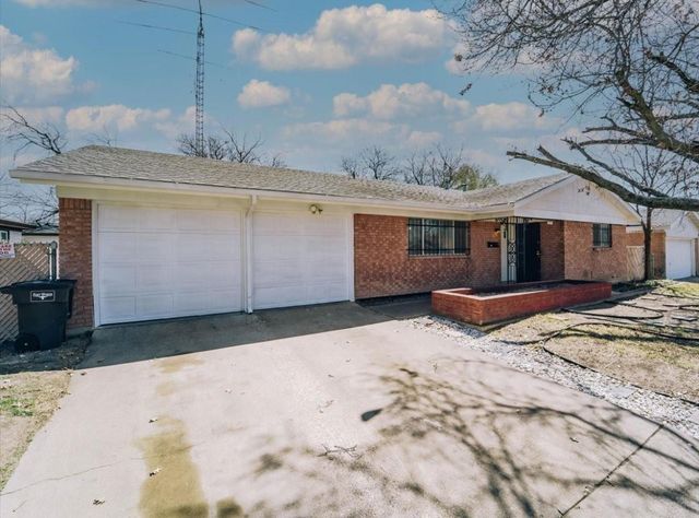 2913 Laredo Drive, Fort Worth, TX 76116
