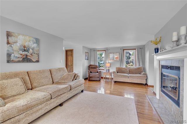 122 Old Orchard Lane, Orchard Park, NY 14127