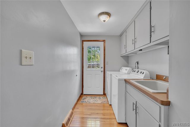 122 Old Orchard Lane, Orchard Park, NY 14127