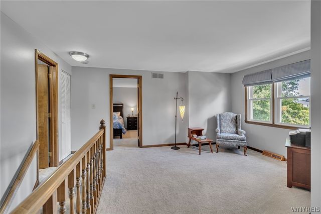 122 Old Orchard Lane, Orchard Park, NY 14127