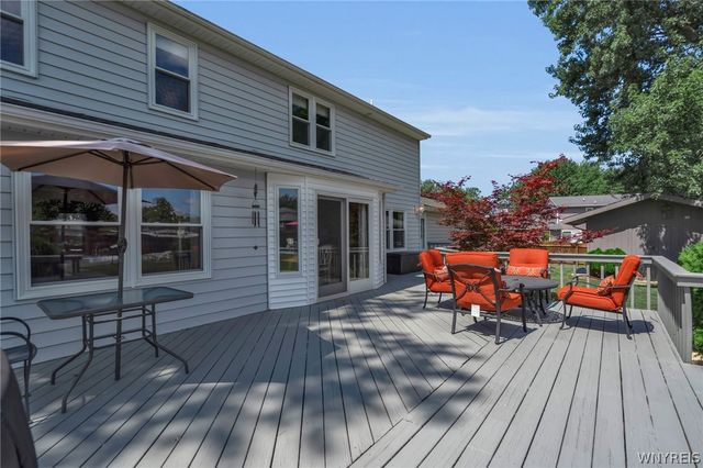 122 Old Orchard Lane, Orchard Park, NY 14127