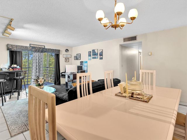 2800 NW 56th A404, Lauderhill, FL 33313