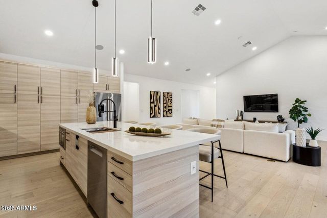 6323 N 10TH Drive, Phoenix, AZ 85013