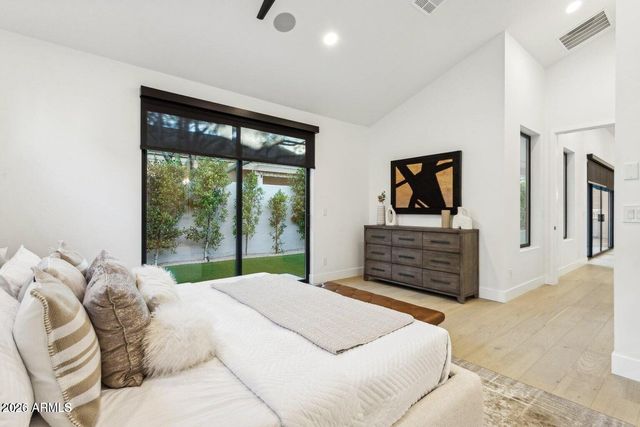 6323 N 10TH Drive, Phoenix, AZ 85013