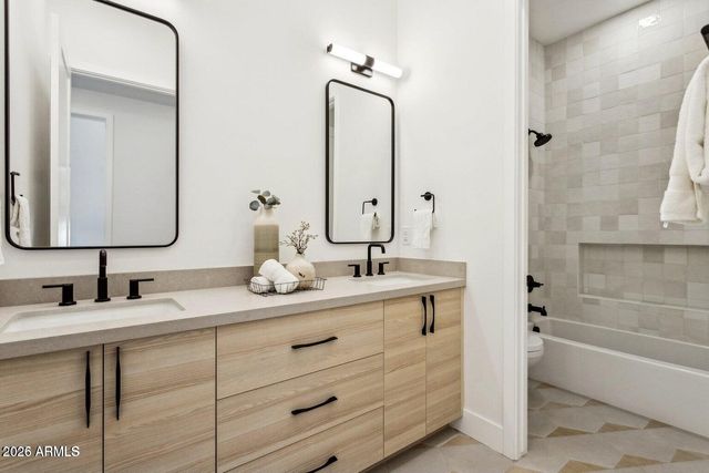 6323 N 10TH Drive, Phoenix, AZ 85013