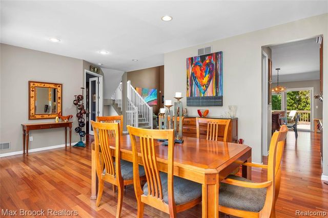6294 Lindsay Court, West Bloomfield, MI 48324