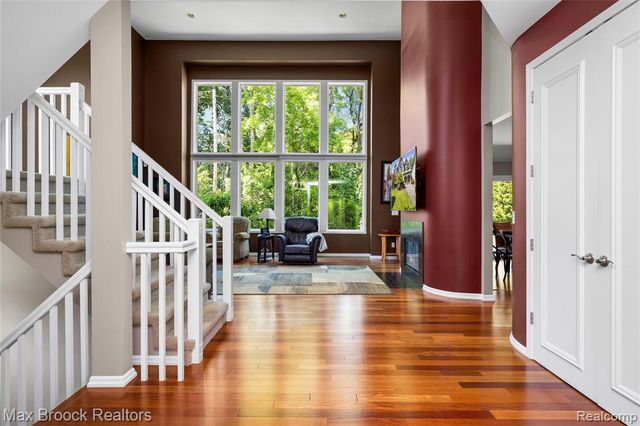 6294 Lindsay Court, West Bloomfield, MI 48324