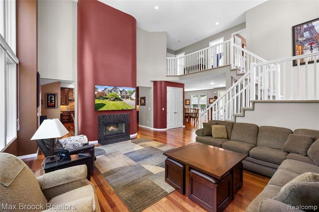 6294 Lindsay Court, West Bloomfield, MI 48324
