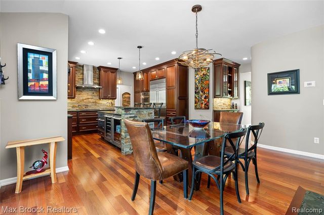 6294 Lindsay Court, West Bloomfield, MI 48324