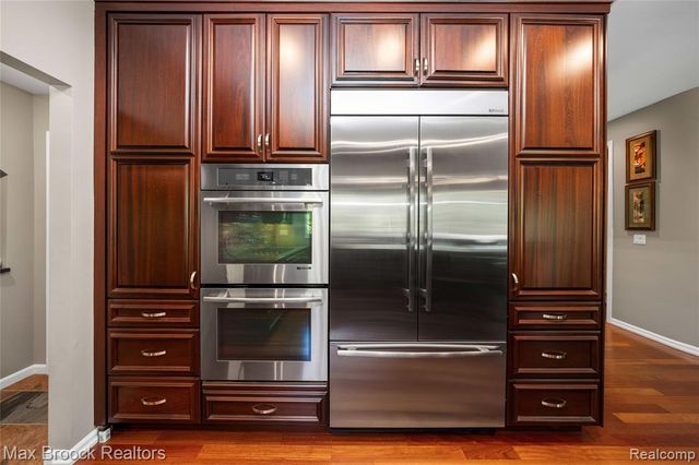 6294 Lindsay Court, West Bloomfield, MI 48324