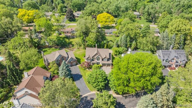 6294 Lindsay Court, West Bloomfield, MI 48324