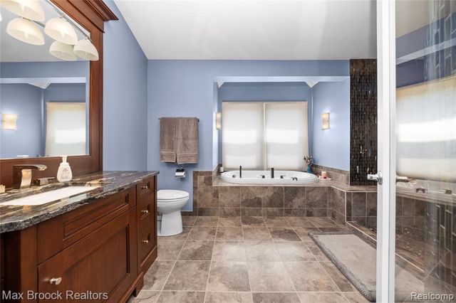 6294 Lindsay Court, West Bloomfield, MI 48324