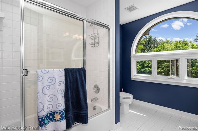 6294 Lindsay Court, West Bloomfield, MI 48324