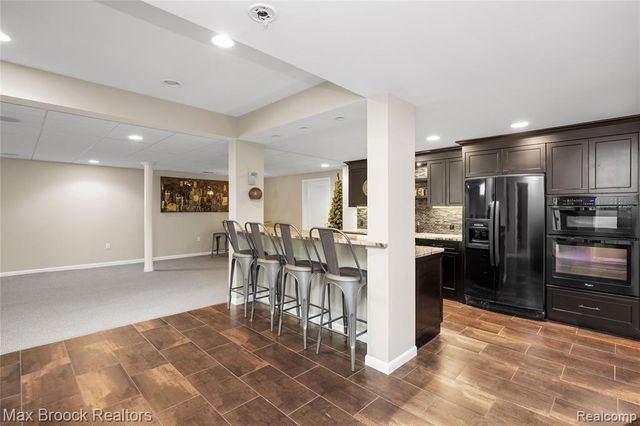 6294 Lindsay Court, West Bloomfield, MI 48324