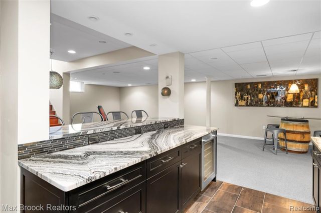 6294 Lindsay Court, West Bloomfield, MI 48324