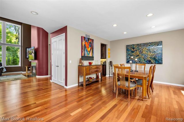 6294 Lindsay Court, West Bloomfield, MI 48324