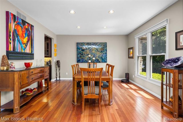 6294 Lindsay Court, West Bloomfield, MI 48324