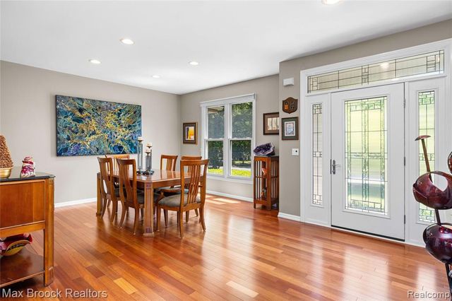 6294 Lindsay Court, West Bloomfield, MI 48324