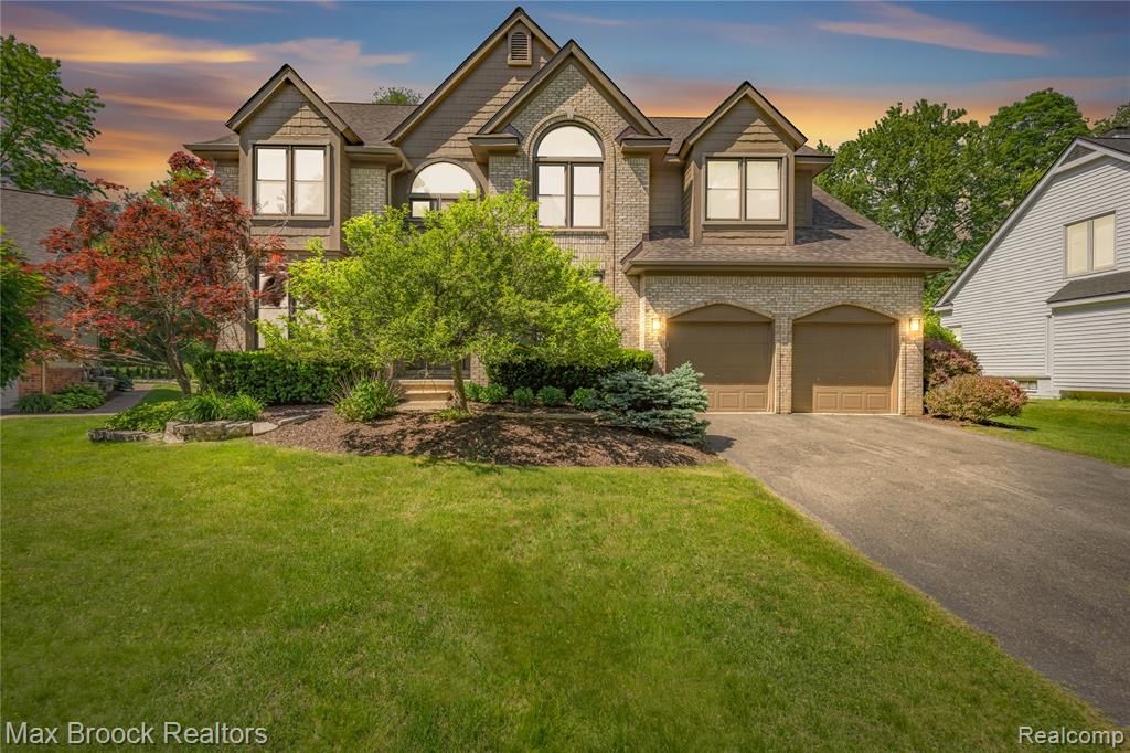 6294 Lindsay Court, West Bloomfield, MI 48324