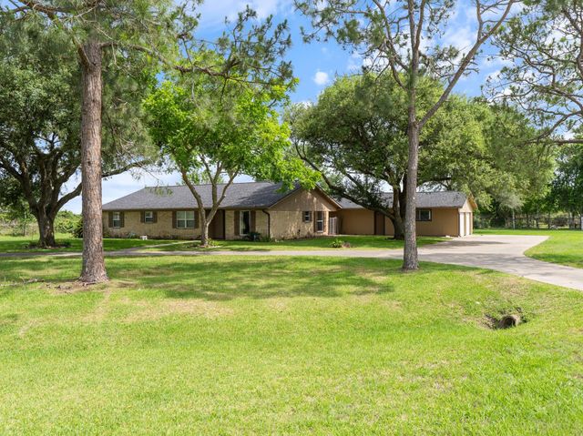 5067 Fm 2668, Bay City, TX 77414