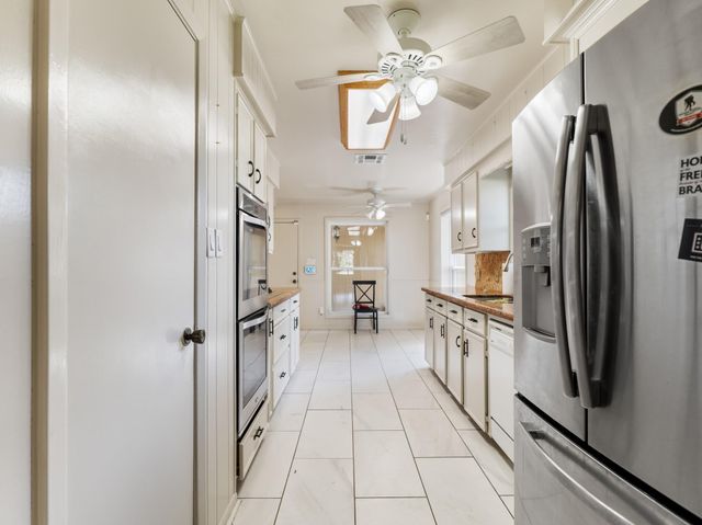 5067 Fm 2668, Bay City, TX 77414
