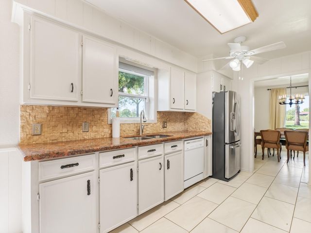 5067 Fm 2668, Bay City, TX 77414
