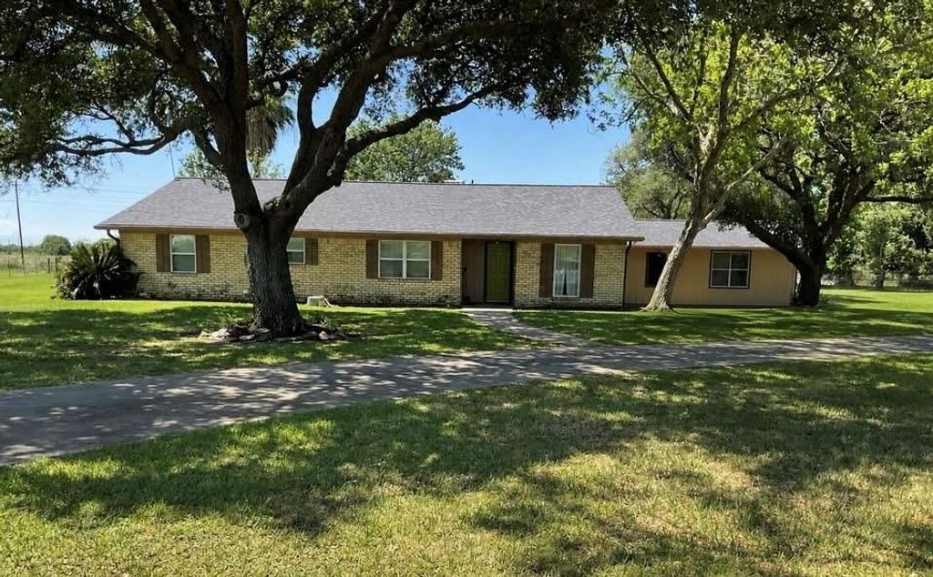5067 Fm 2668, Bay City, TX 77414