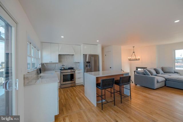 5 S ENSIGN DR, Little Egg Harbor Twp, NJ 08087