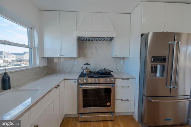 5 S ENSIGN DR, Little Egg Harbor Twp, NJ 08087