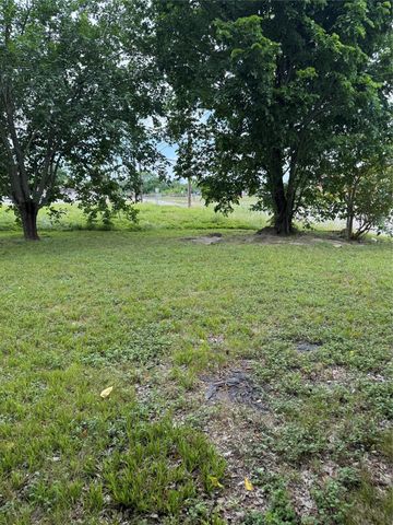 4612 Mayflower Street, Houston, TX 77033