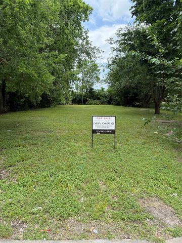 4612 Mayflower Street, Houston, TX 77033