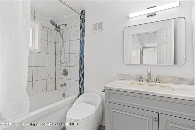 422 E Second Street, Perry, MI 48872