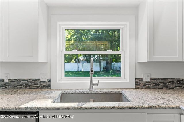 422 E Second Street, Perry, MI 48872