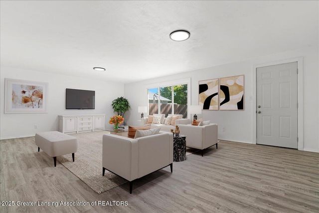 422 E Second Street, Perry, MI 48872