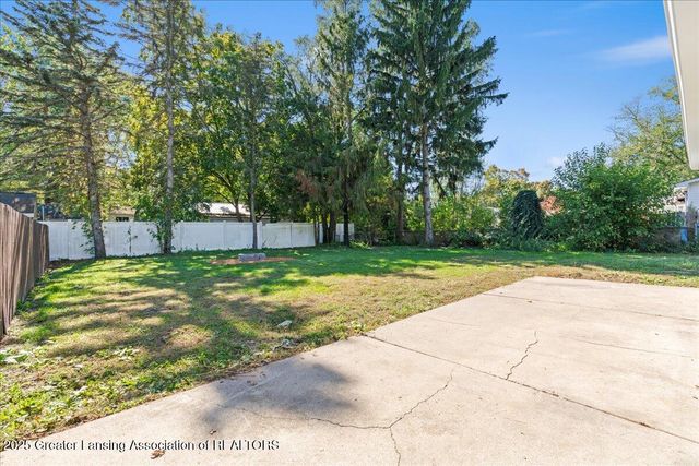 422 E Second Street, Perry, MI 48872