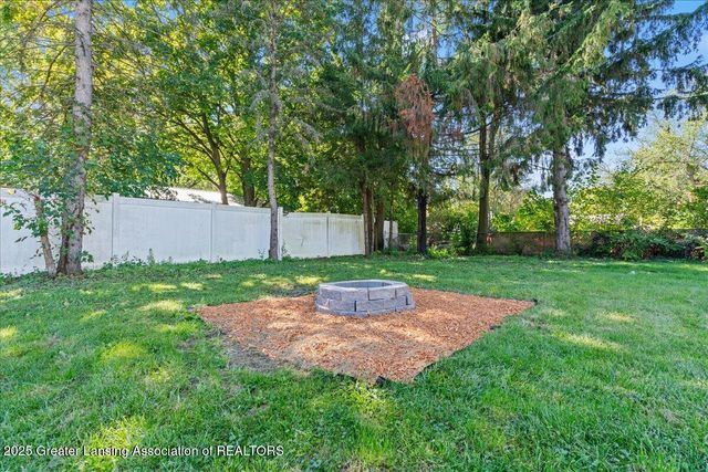 422 E Second Street, Perry, MI 48872