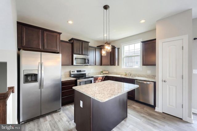522 CHARLES AVE, Hanover, PA 17331