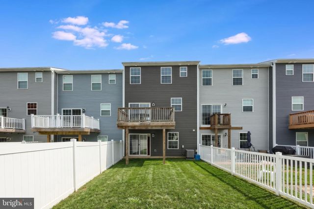 522 CHARLES AVE, Hanover, PA 17331