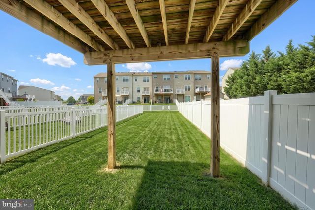 522 CHARLES AVE, Hanover, PA 17331