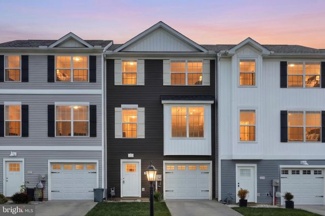 522 CHARLES AVE, Hanover, PA 17331