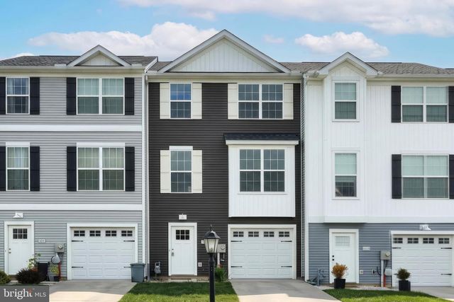 522 CHARLES AVE, Hanover, PA 17331