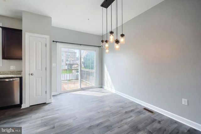 522 CHARLES AVE, Hanover, PA 17331