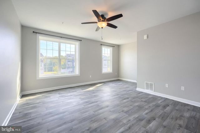 522 CHARLES AVE, Hanover, PA 17331